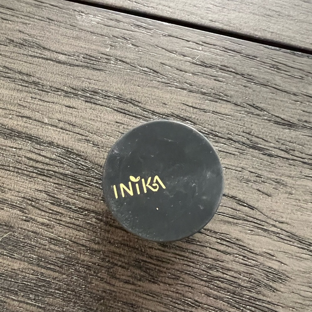 inika burnt sienna eyeshadow tried once